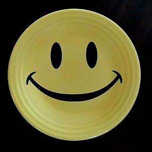 Fiesta Smiley Face 9in plate